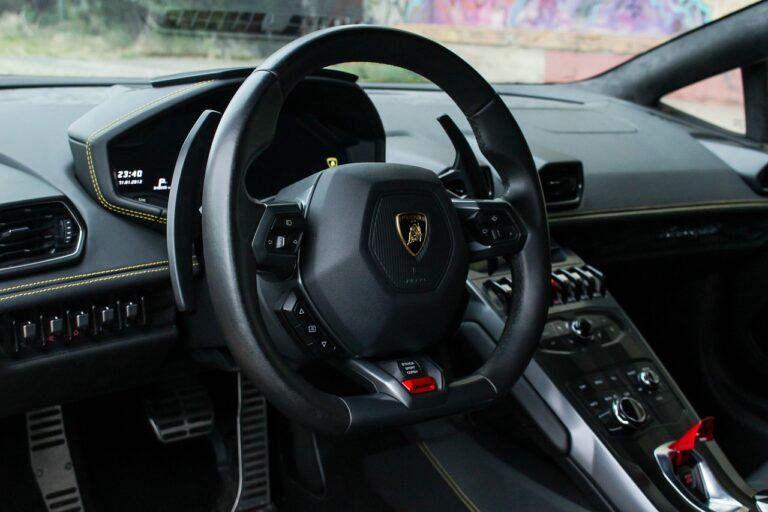 inside of a Lambo 768x512.jpg