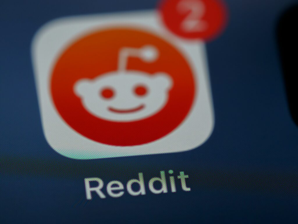 reddit ai model training data artificial intelligence large language model llm social media.jpeg