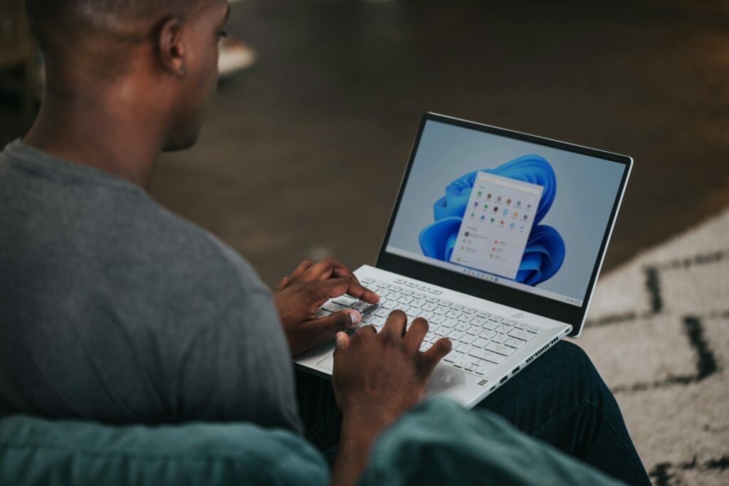 Microsoft unveils new Copilot PCs featuring advanced AI capabilities scaled.jpg