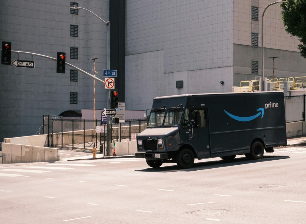 amazon project pi computer vision generative ai artificial intelligence fulfilment centre scaled.jpg