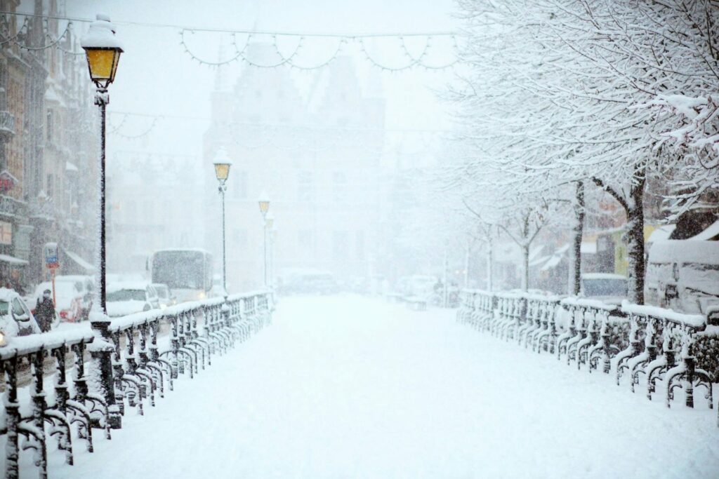 AI winter A cycle of hype disappointment and recovery scaled e1725873351801.jpg